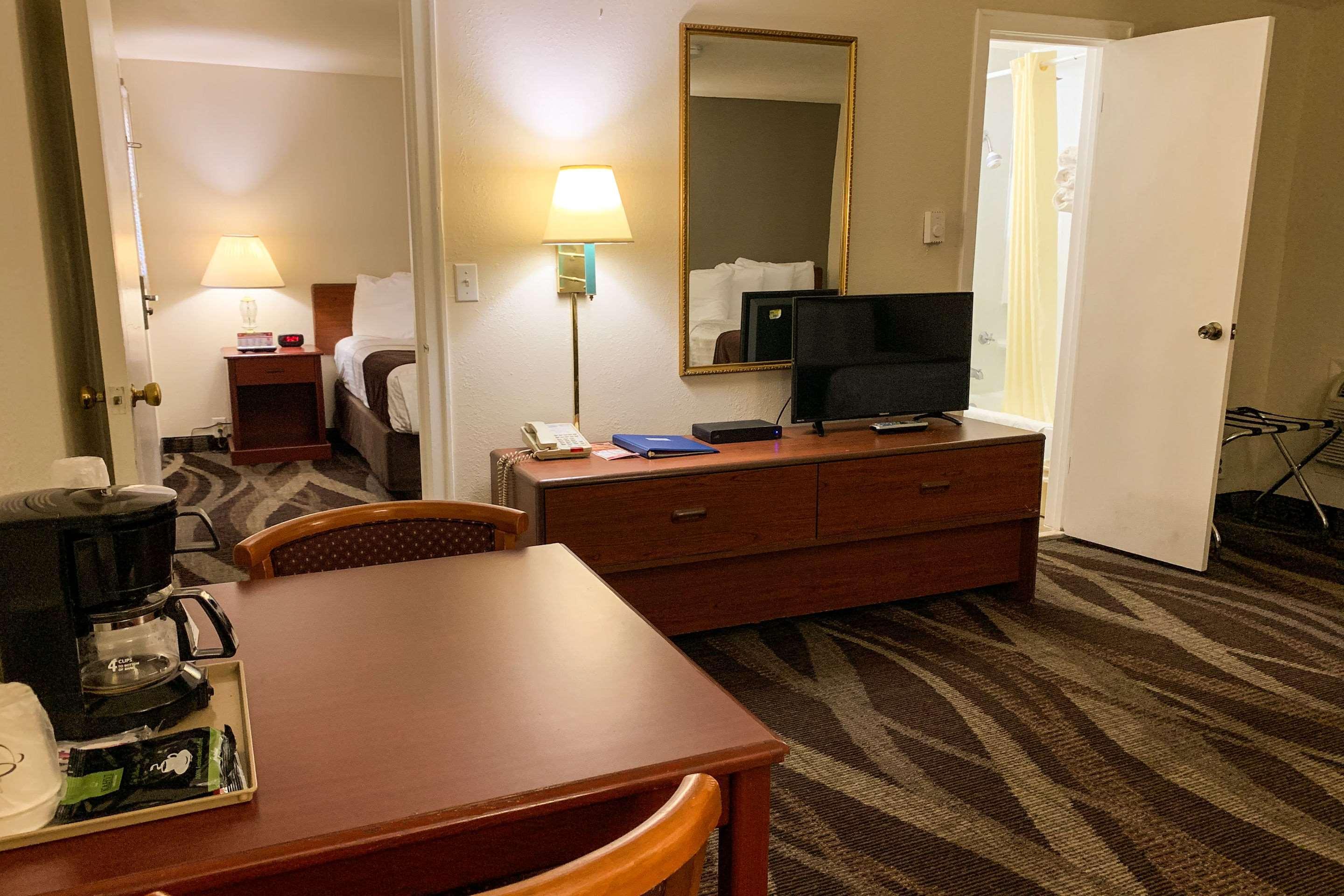 Rodeway Inn & Suites Sheridan Exteriör bild